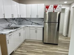 922 NW 2nd St #1, Miami, FL 33128