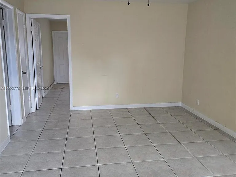 1507 NE 5th Ave #3 — Photo 3
