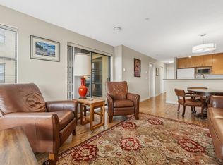 124 3rd St W #402, North Vancouver, BC