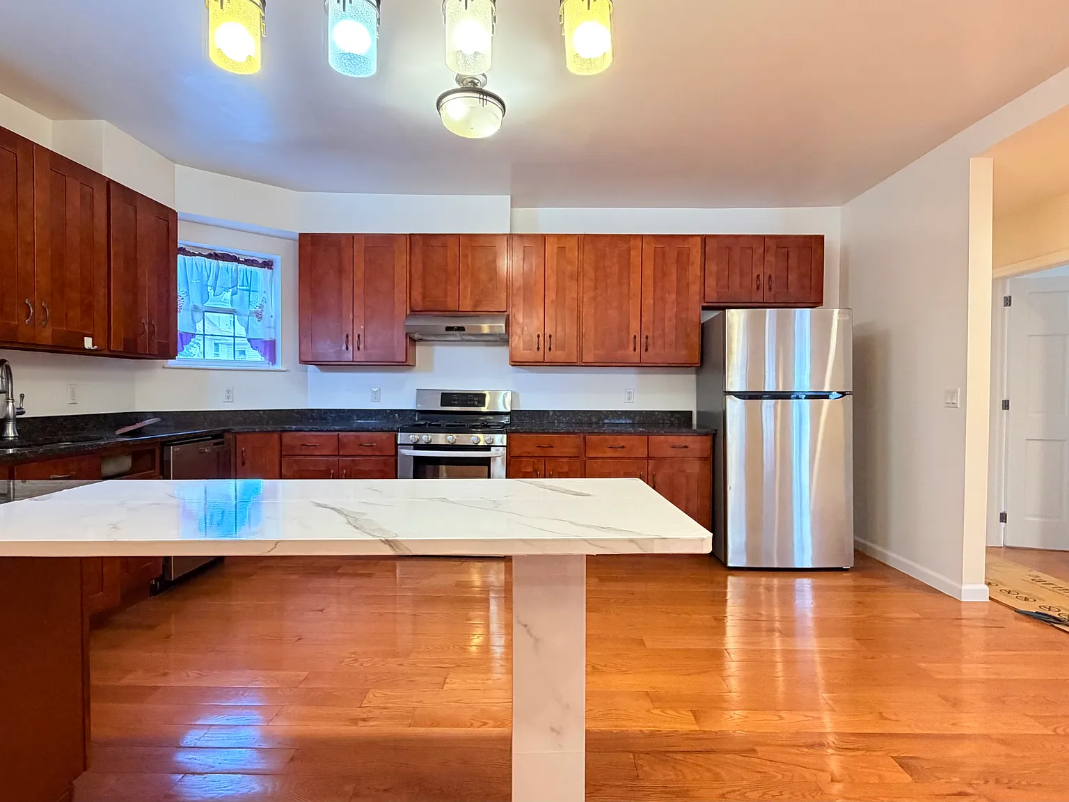 3 bed, 1500 sqft, $3,400 — Photo 2