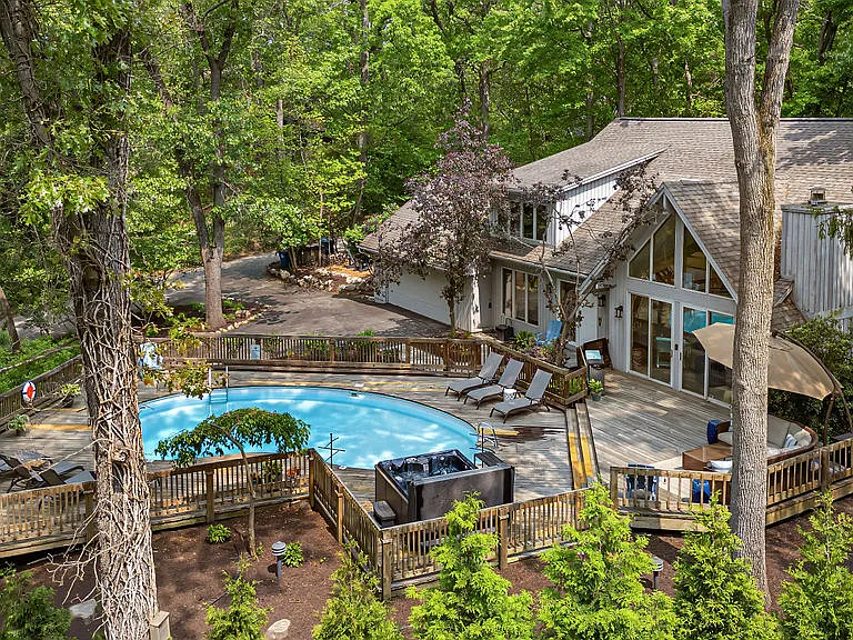 4095 Birchmont Trl — Photo 44