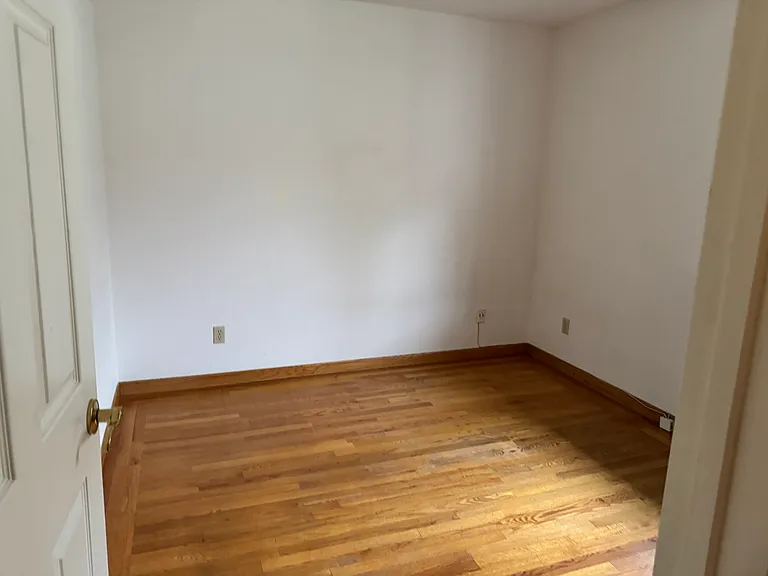 4039 Lincoln Ave — Photo 3
