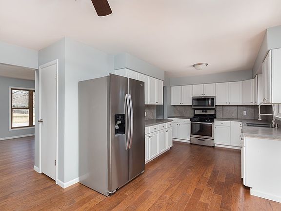 5th image of 3704 Hazelcrest Dr