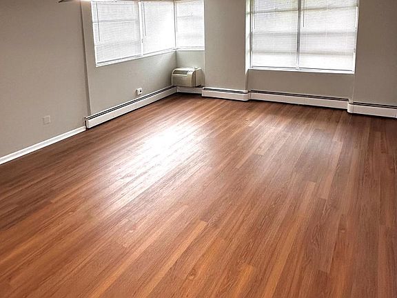 2nd image of 1030 E Lancaster Ave APT 906