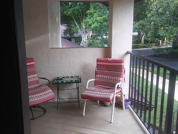 nice patio near entrance