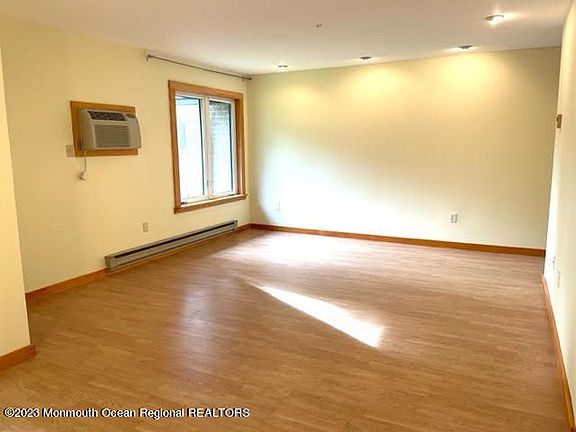 3rd image of 26 Meadow Green Cir Unit G