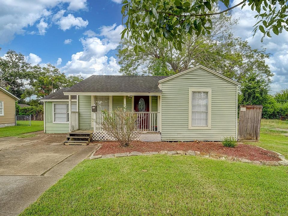 1st image of 126 Huisache St