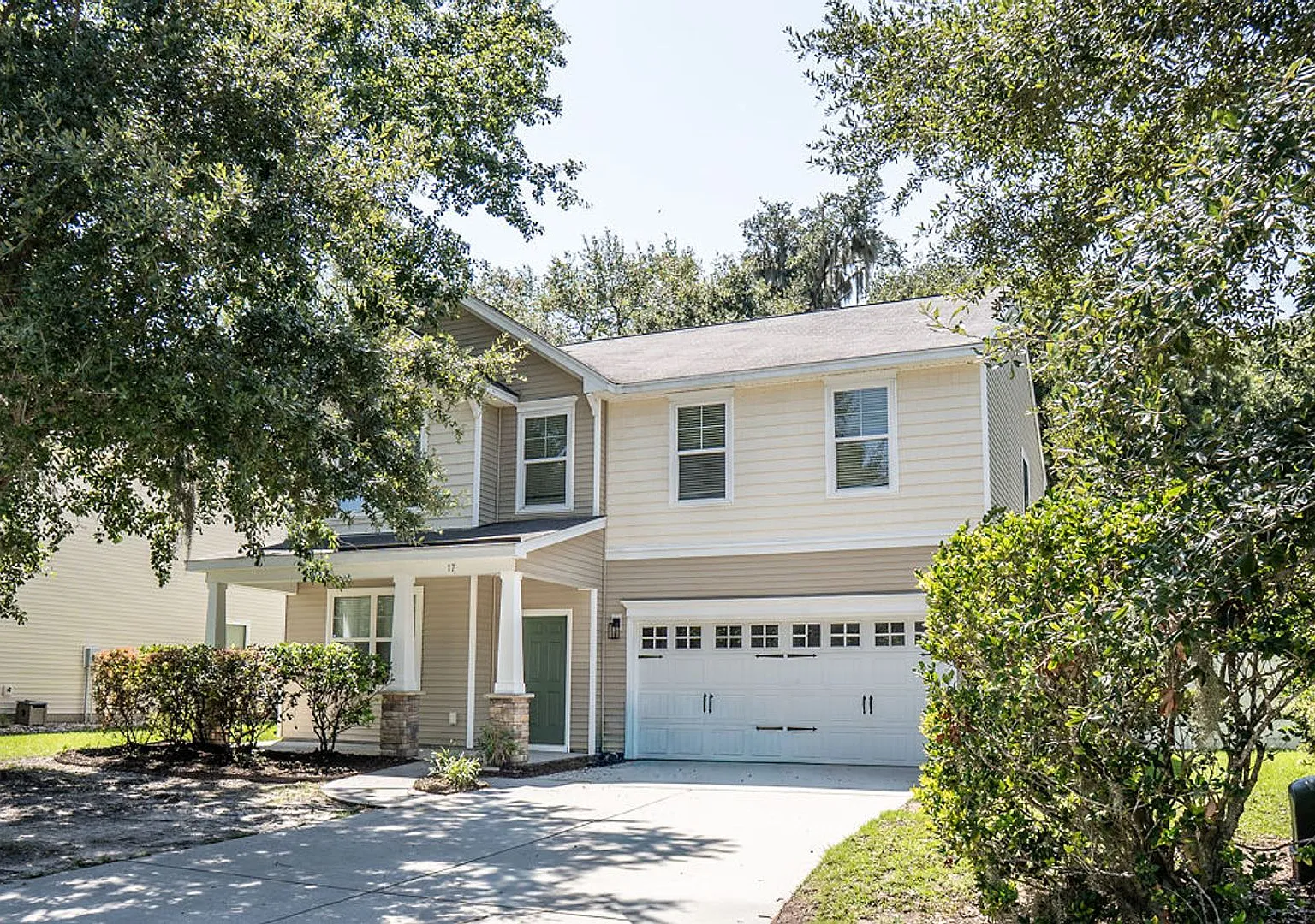 Beautiful Four Bedroom in Shadow Moss — Photo 2