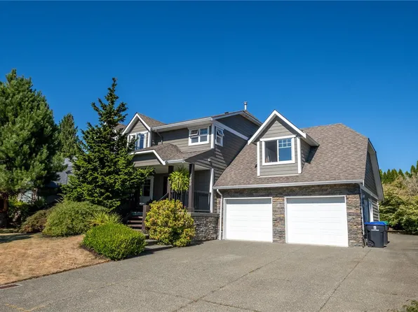 2400 Stirling Cres, Courtenay, BC V9N 9W6