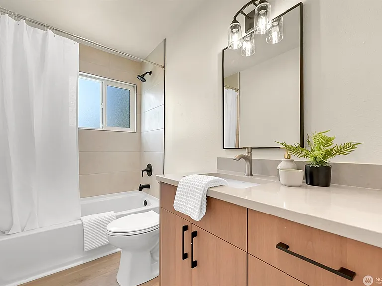 810 Irving St — Photo 8