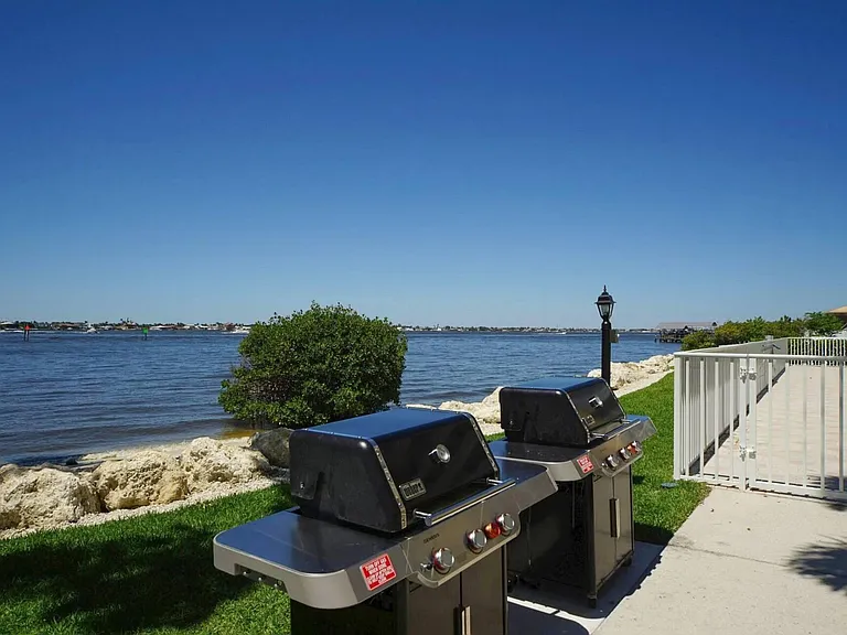 14200 Royal Harbour Ct — Photo 61