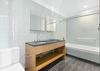 Rented by R New York