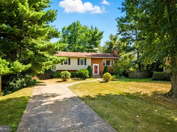 838 Colvin Ct, Herndon, VA 20170