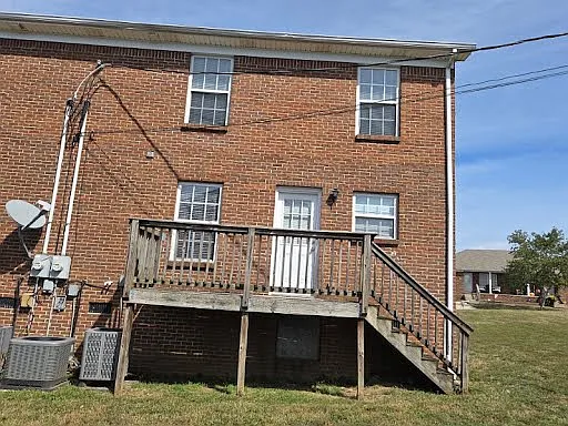 3 bed, 1155 sqft, $1,350 — Photo 3