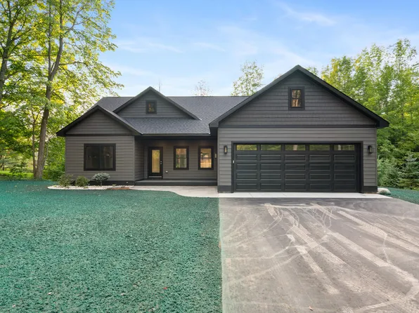 559 Franklin Ests, Petoskey, MI 49770