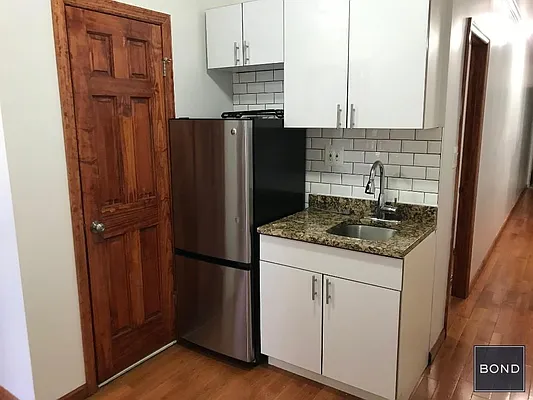 Rented by Bond New York | media 32