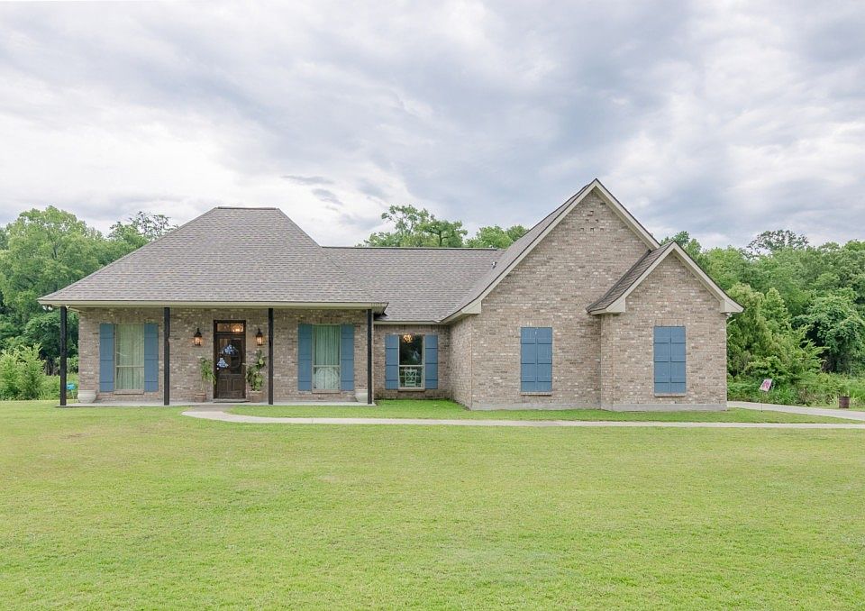 1st image of 44106 Bayou Blvd