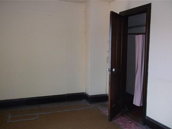 4th image of 1086 Park Ave #1086