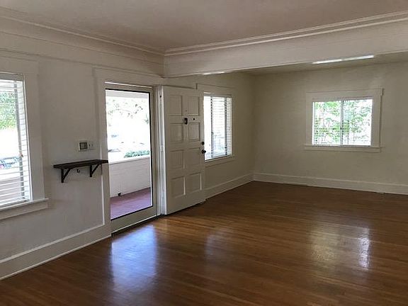 3rd image of 3671 Eagle St