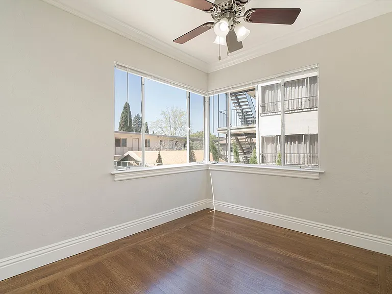 433 Adams St #1E — Photo 15