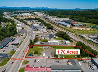 2730 W Main St, Salem, VA 24153
