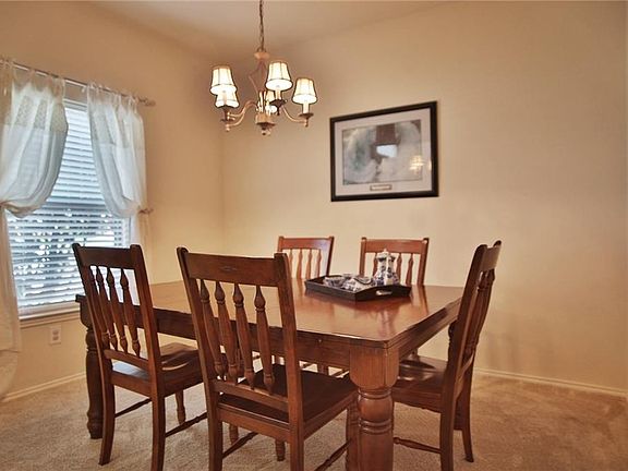 4th image of 1528 Hardy Dr