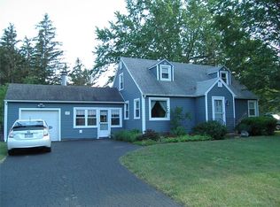 239 Meadow Ln, Webster, NY 14580