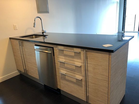 3rd image of 93 Herbert St APT 4A