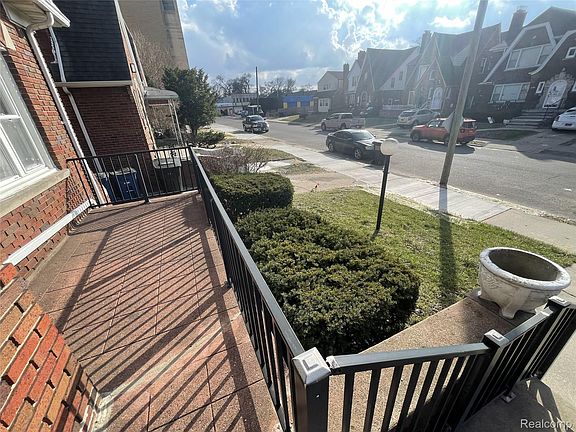 3rd image of 17152 Santa Rosa Dr