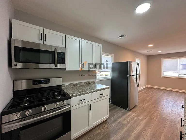 2015 Central Dr — Photo 14