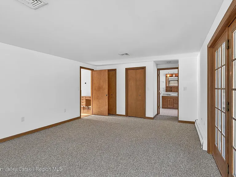 131 Barbarossa Ln — Photo 15