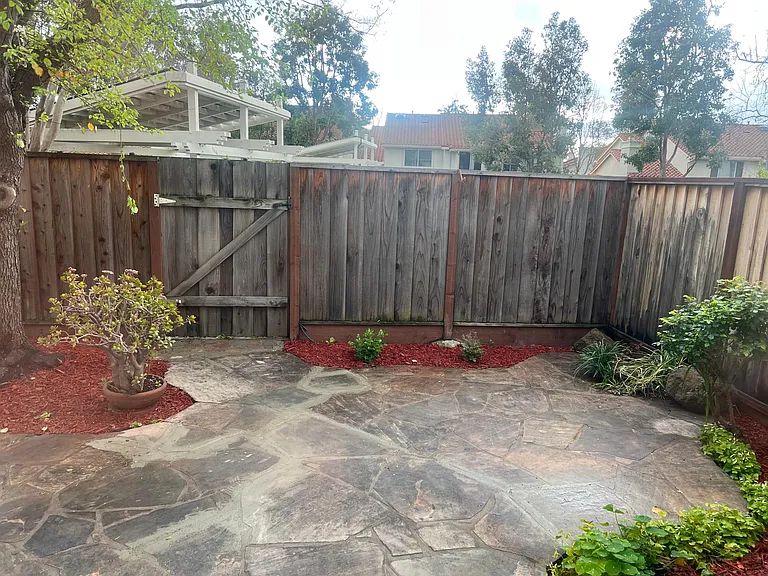 2111 Cuesta Dr — Photo 19