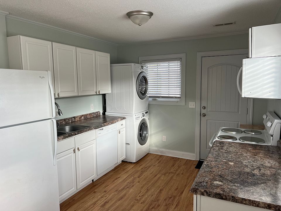 Kitchen-Laundry Area