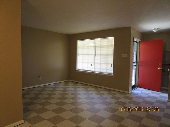 2nd image of 3233 Forest Glen St