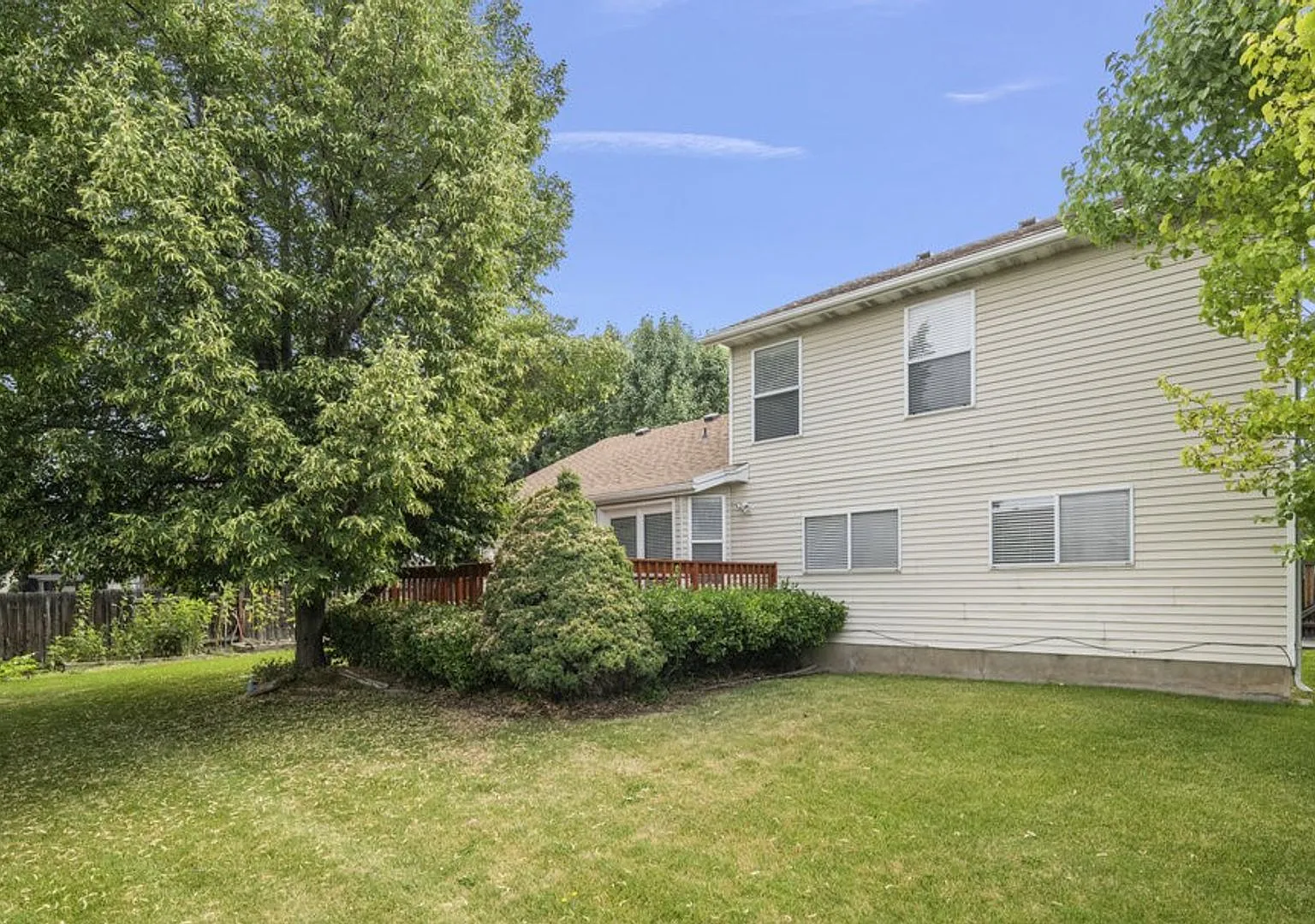 Beautiful 4 Bedroom 3.5 Bath House for Rent in Orem! — Photo 3