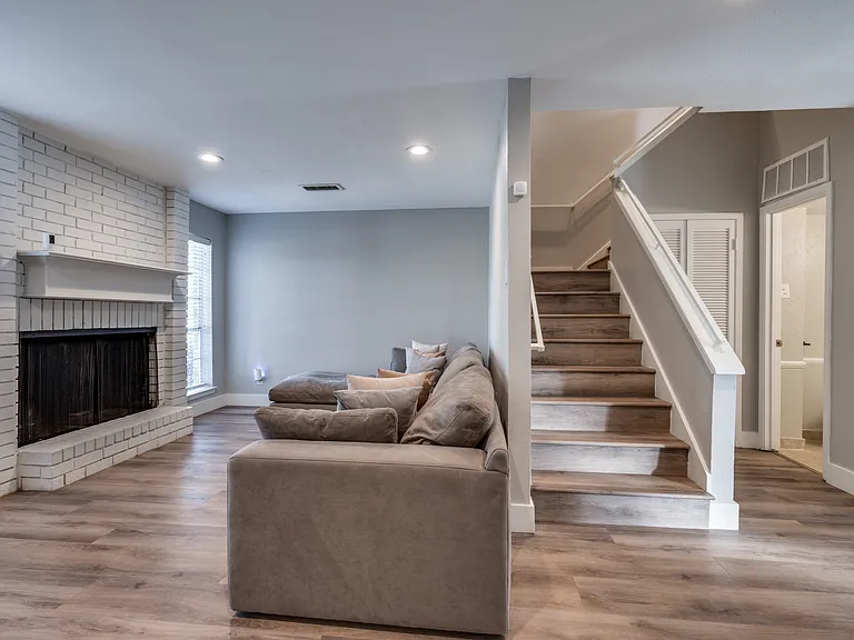 7602 Woodthrush Dr — Photo 10