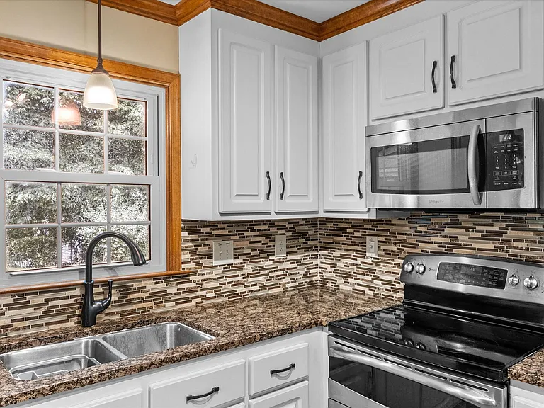 10948 Sunset Hills Dr — Photo 12