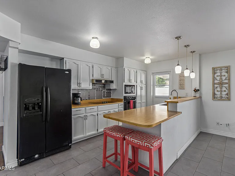 106 E Geneva Dr — Photo 9