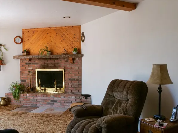 306 2nd St N, Fairfield, MT 59436