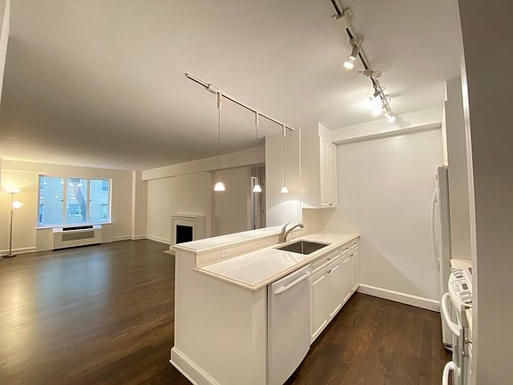 3rd image of 40 Central Park S #2F