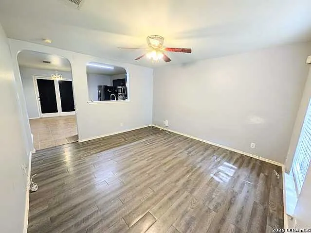 3 bed, 2.5 bath, 1373 sqft, $1,850 — Photo 2
