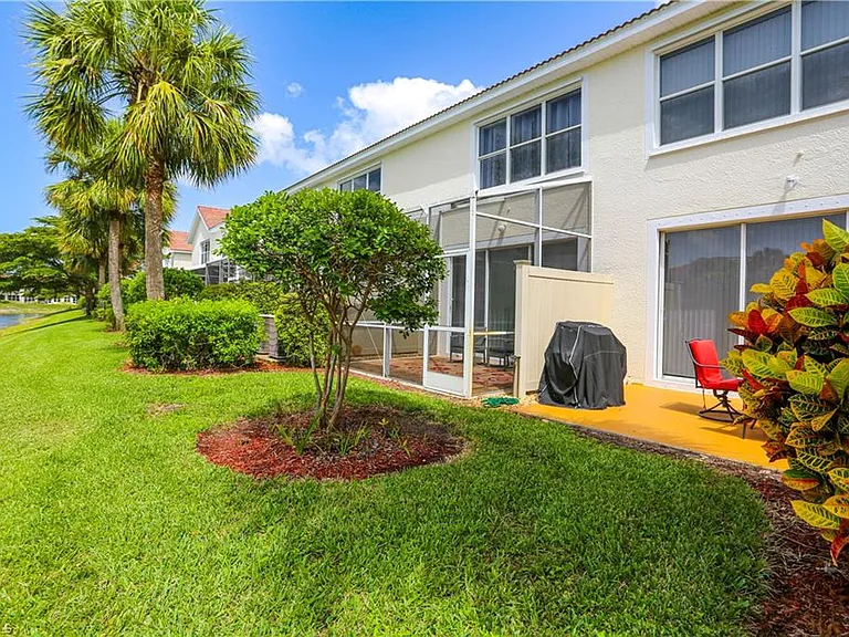 960 Hampton Cir #80 — Photo 9
