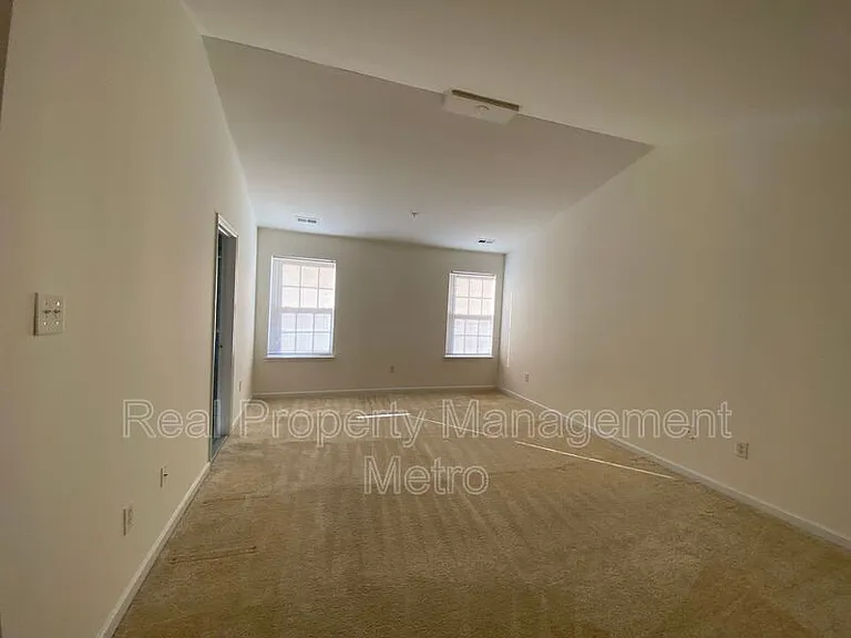 9717 Evening Bird Ln — Photo 11