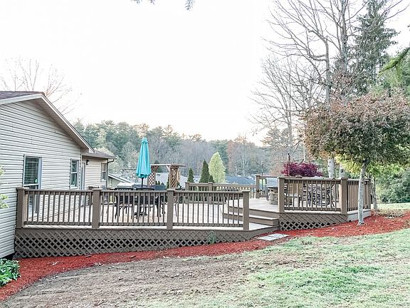 2nd image of 106 Rollingwood Dr