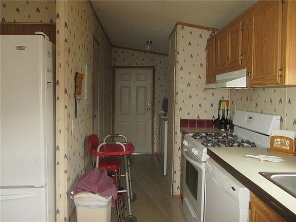 3rd image of 6326 Pebblebrook Ln