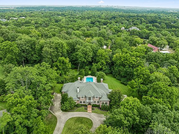 3rd image of 926 Overton Lea Rd