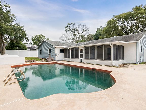 5th image of 135 Margo Ln