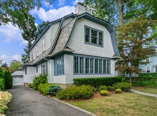 11 Hamilton Rd, Scarsdale, NY 10583