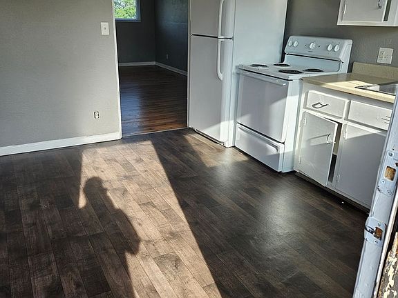 3rd image of 1056 Forest Ct APT 18