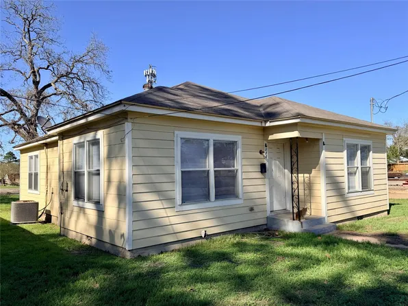 500 W 3rd St, Brenham, TX 77833